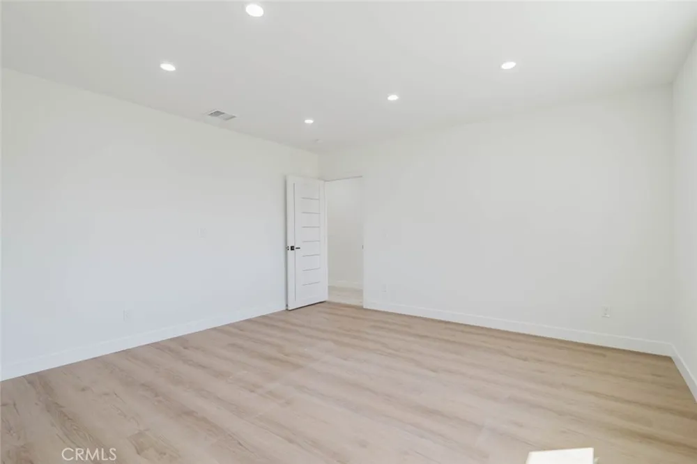 8310 Canterbury Avenue Sun Valley, CA 91352