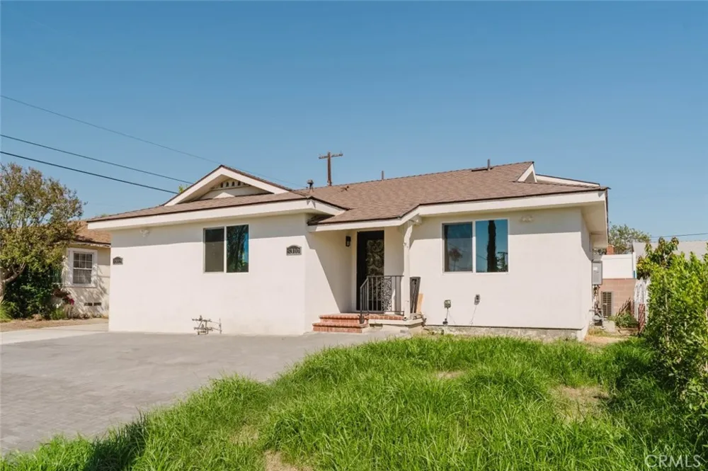 8310 Canterbury Avenue Sun Valley, CA 91352