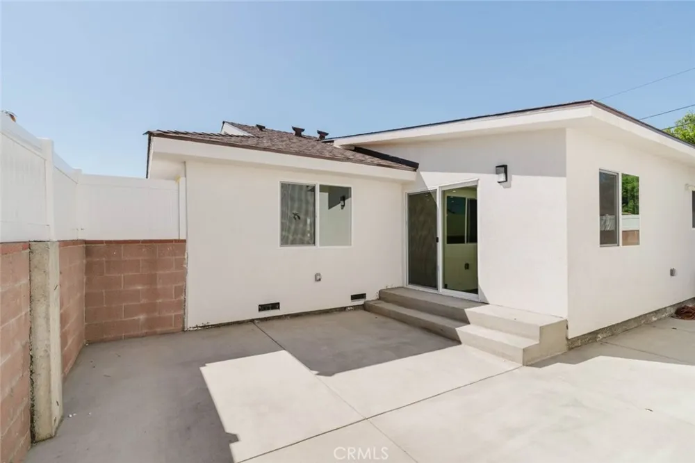 8310 Canterbury Avenue Sun Valley, CA 91352