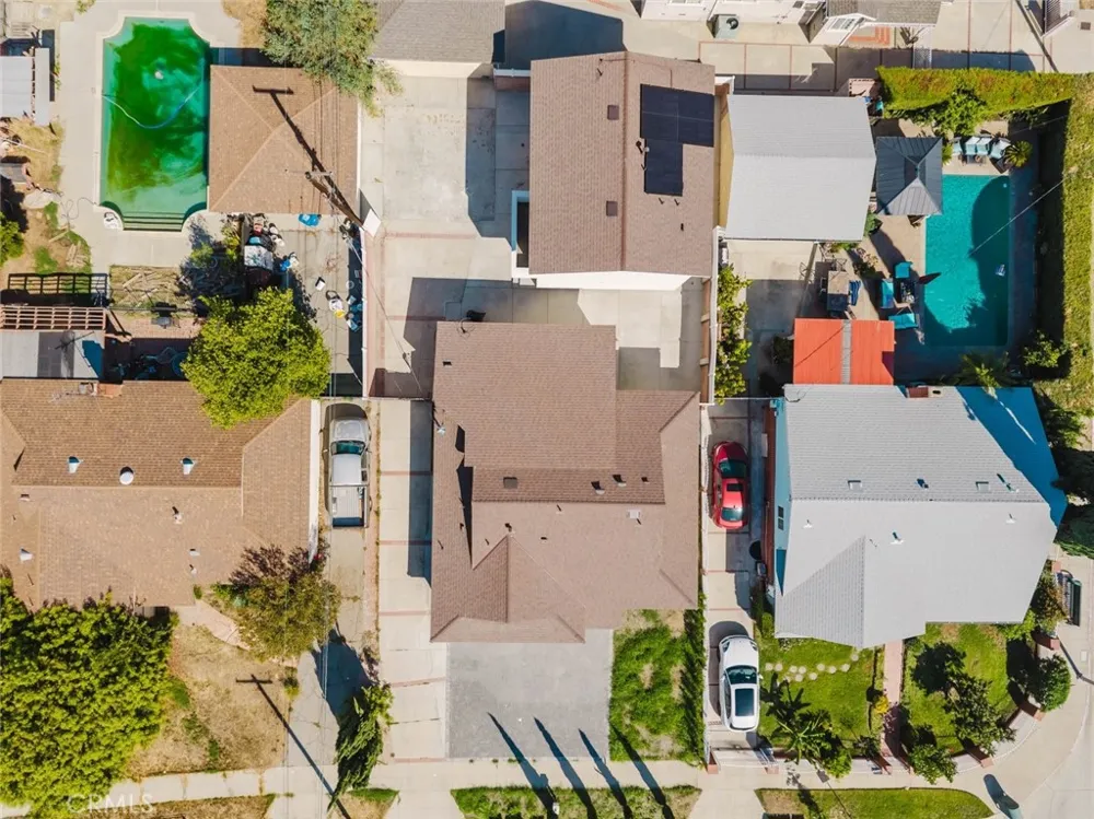 8310 Canterbury Avenue Sun Valley, CA 91352