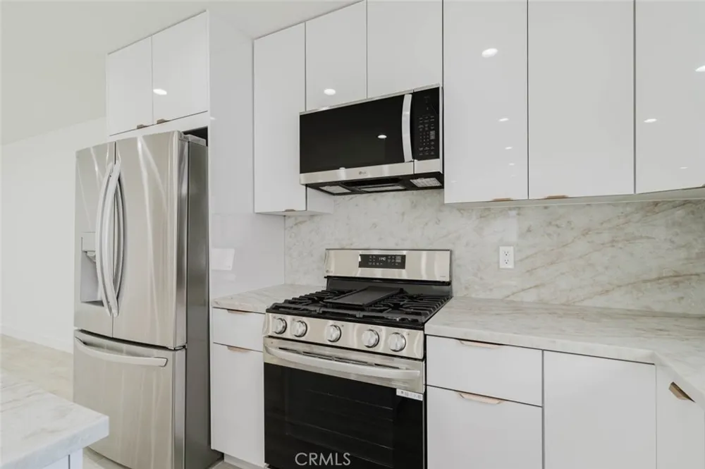 8310 Canterbury Avenue Sun Valley, CA 91352