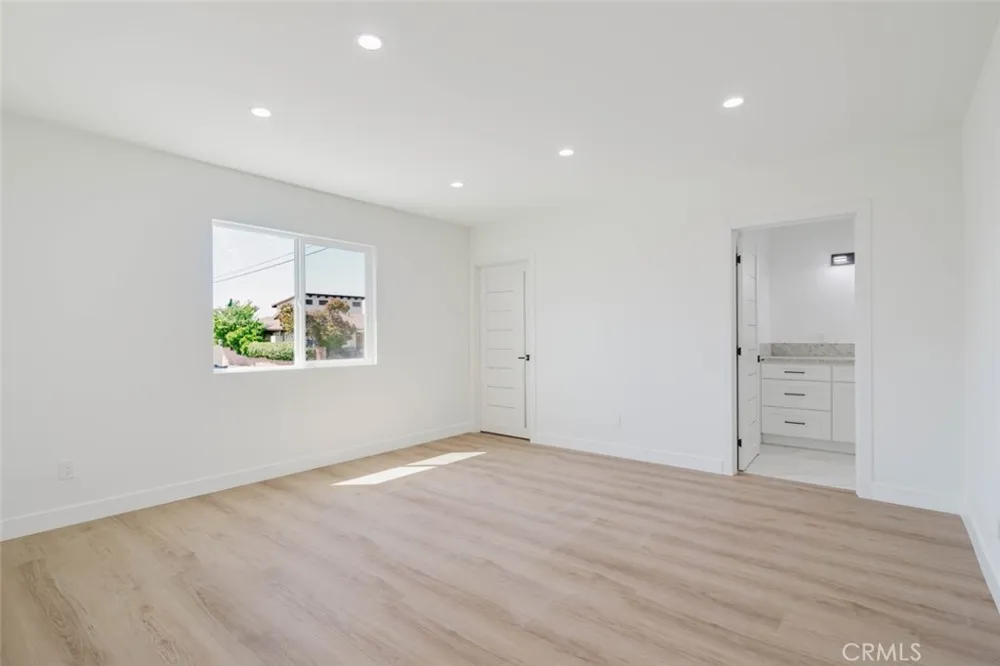 8310 Canterbury Avenue Sun Valley, CA 91352
