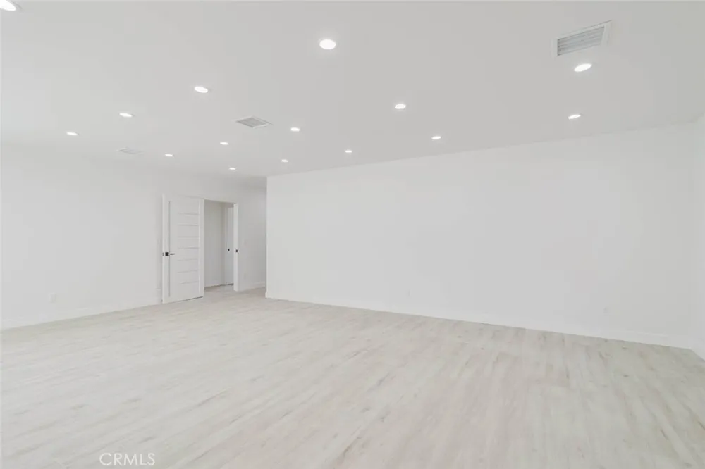 8310 Canterbury Avenue Sun Valley, CA 91352