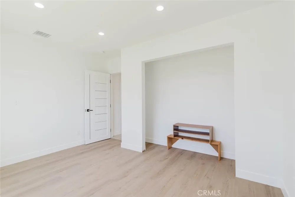 8310 Canterbury Avenue Sun Valley, CA 91352