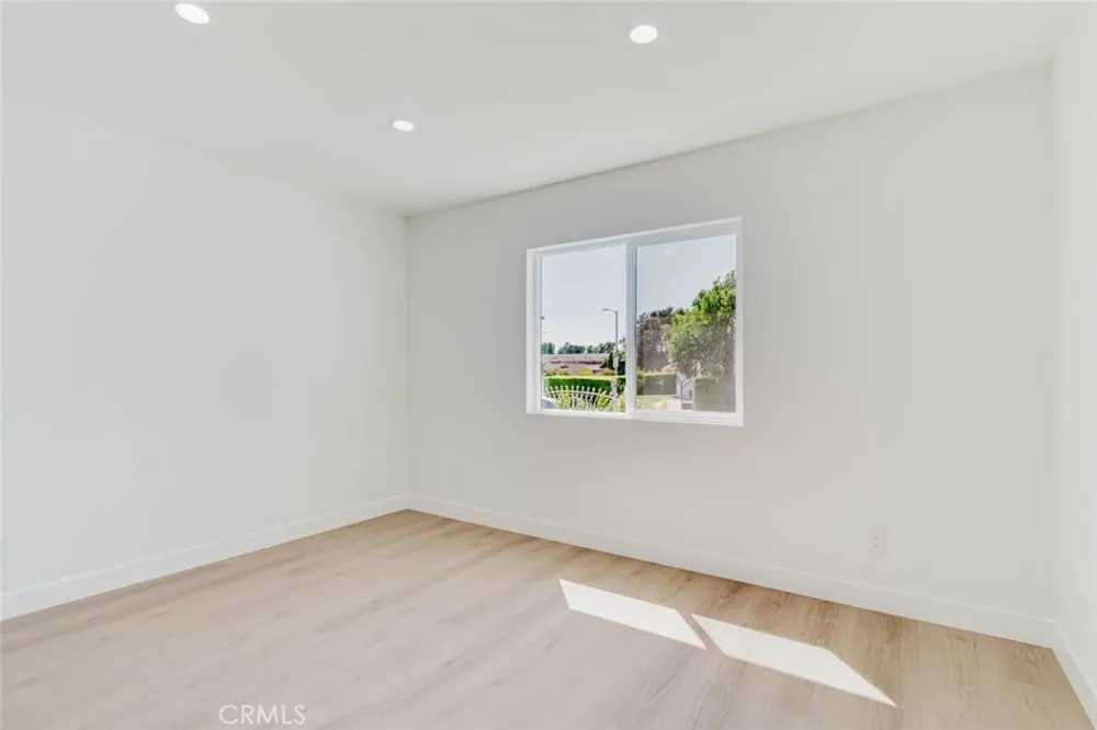 8310 Canterbury Avenue Sun Valley, CA 91352