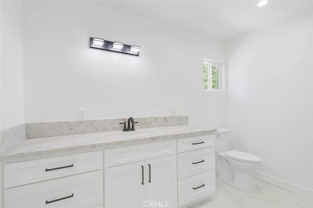 8310 Canterbury Avenue Sun Valley, CA 91352