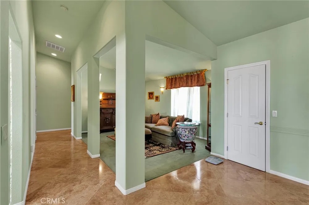 8828 Vincent Court Oak Hills, CA 92344
