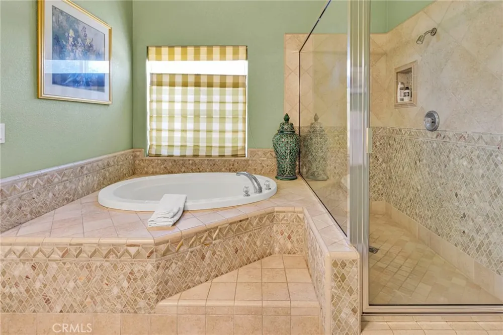 8828 Vincent Court Oak Hills, CA 92344