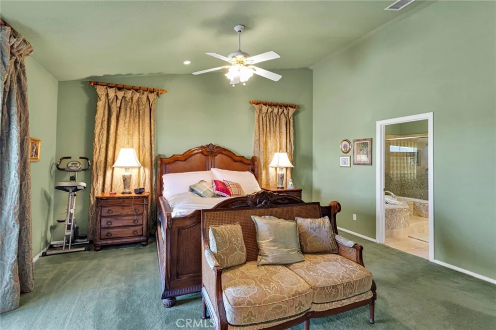 8828 Vincent Court Oak Hills, CA 92344