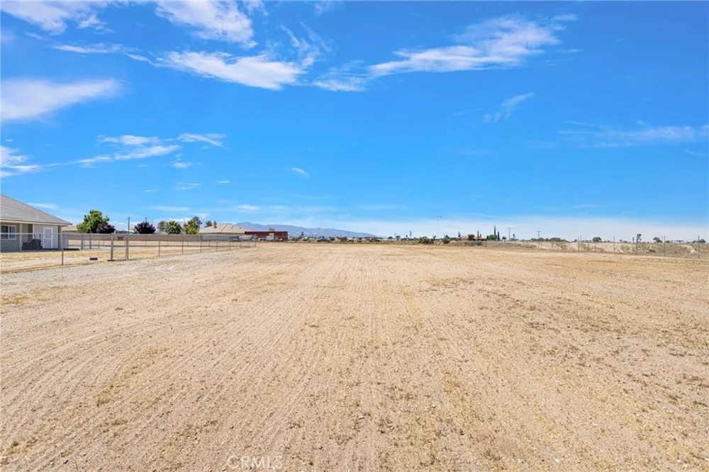 8828 Vincent Court Oak Hills, CA 92344