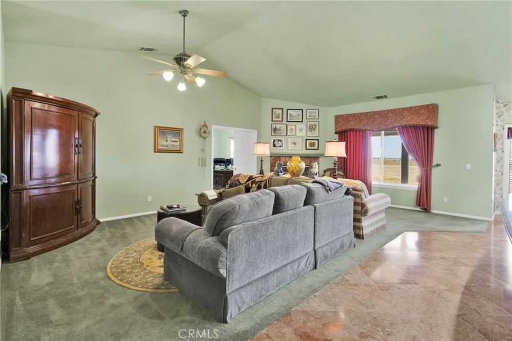 8828 Vincent Court Oak Hills, CA 92344