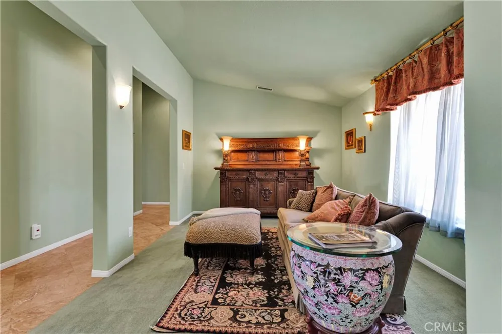 8828 Vincent Court Oak Hills, CA 92344
