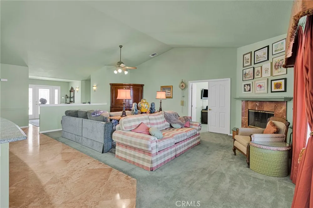 8828 Vincent Court Oak Hills, CA 92344