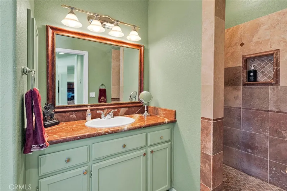 8828 Vincent Court Oak Hills, CA 92344