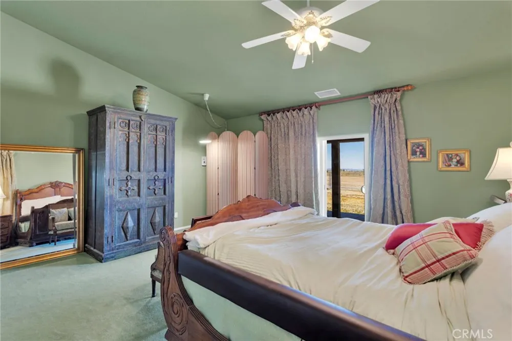 8828 Vincent Court Oak Hills, CA 92344