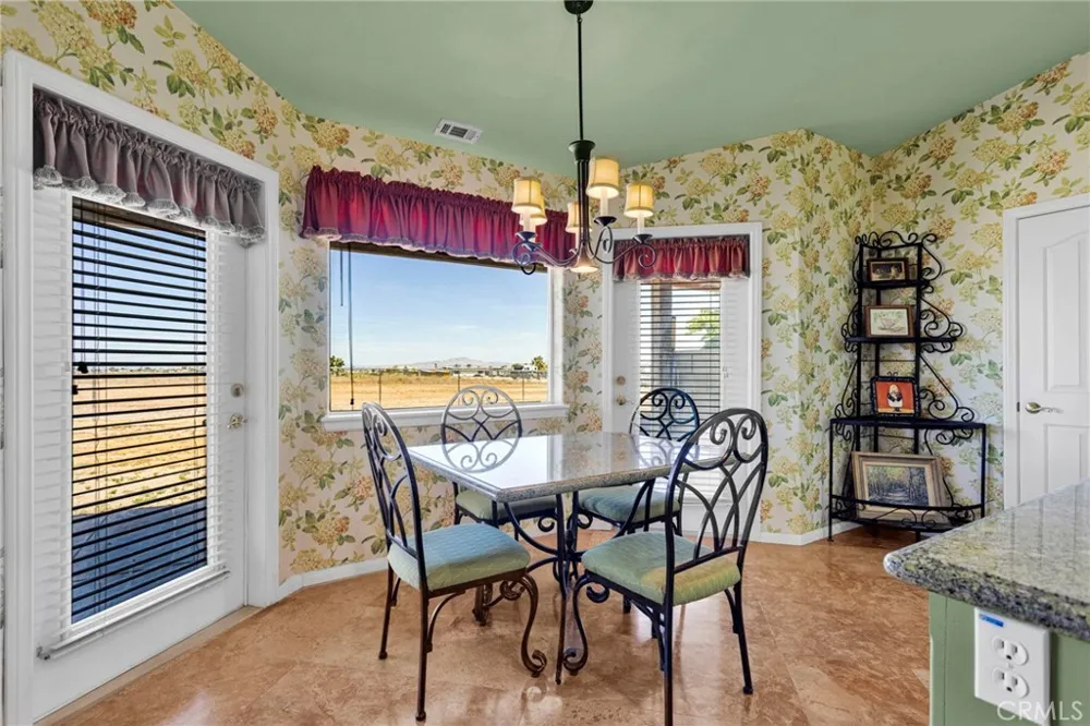 8828 Vincent Court Oak Hills, CA 92344