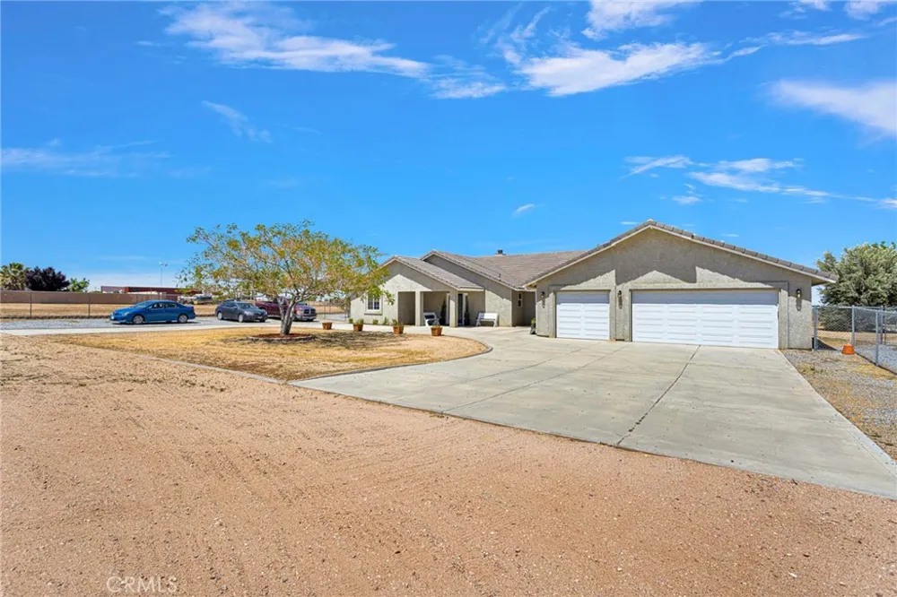 8828 Vincent Court Oak Hills, CA 92344