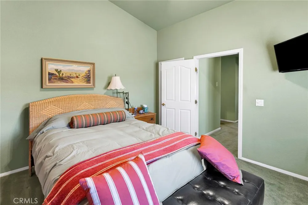 8828 Vincent Court Oak Hills, CA 92344