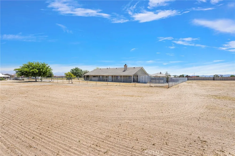 8828 Vincent Court Oak Hills, CA 92344