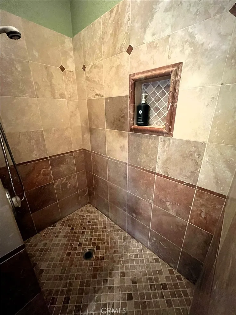 8828 Vincent Court Oak Hills, CA 92344