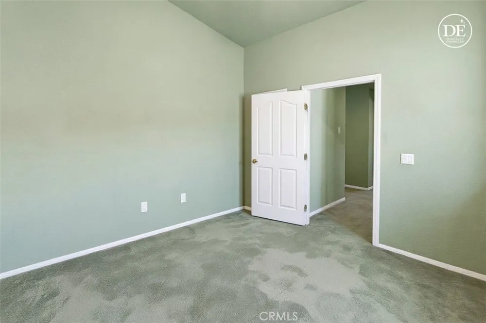 8828 Vincent Court Oak Hills, CA 92344