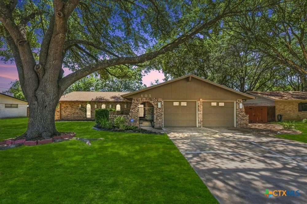 605 Ridgecrest New Braunfels, TX 78130