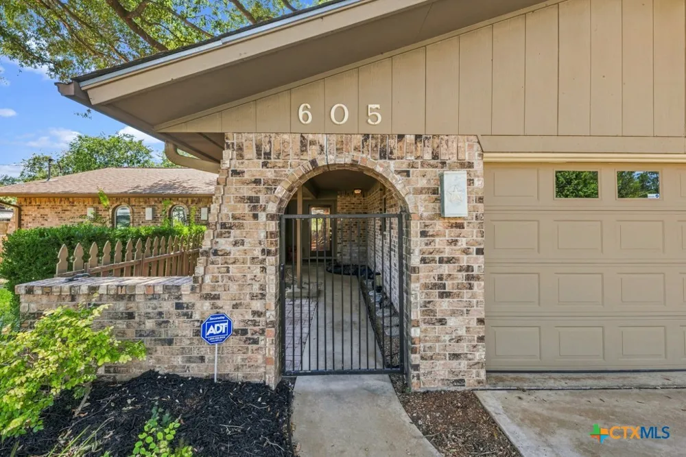 605 Ridgecrest New Braunfels, TX 78130