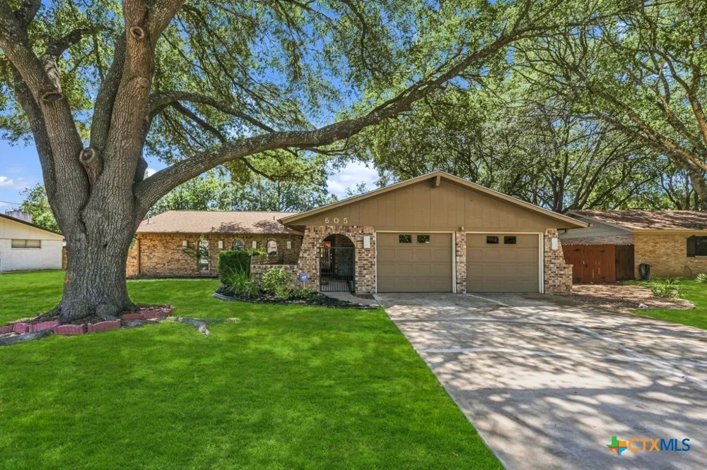 605 Ridgecrest New Braunfels, TX 78130