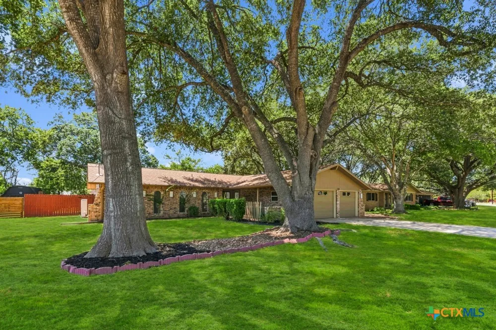 605 Ridgecrest New Braunfels, TX 78130