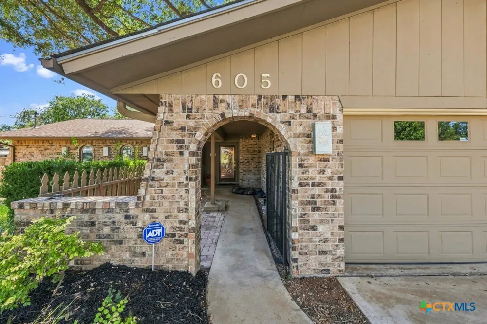 605 Ridgecrest New Braunfels, TX 78130