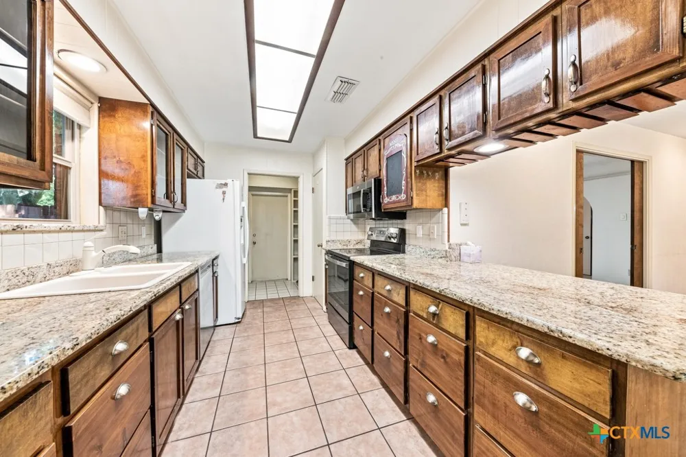 605 Ridgecrest New Braunfels, TX 78130