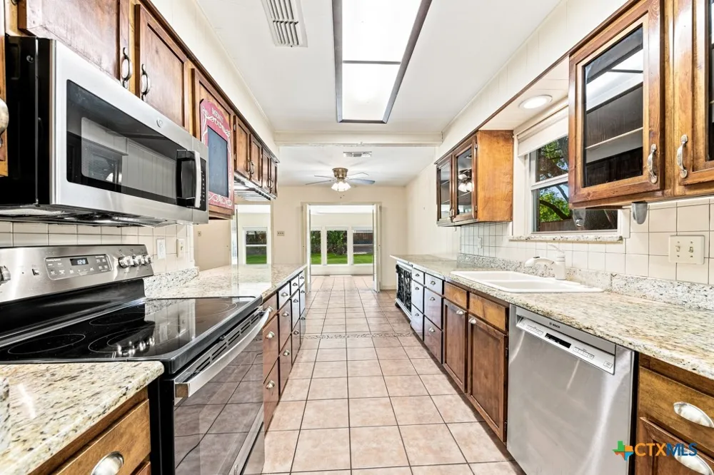 605 Ridgecrest New Braunfels, TX 78130