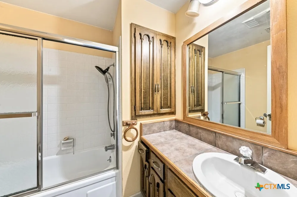 605 Ridgecrest New Braunfels, TX 78130
