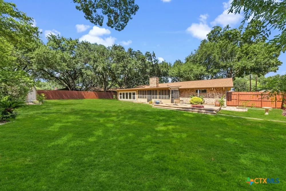 605 Ridgecrest New Braunfels, TX 78130