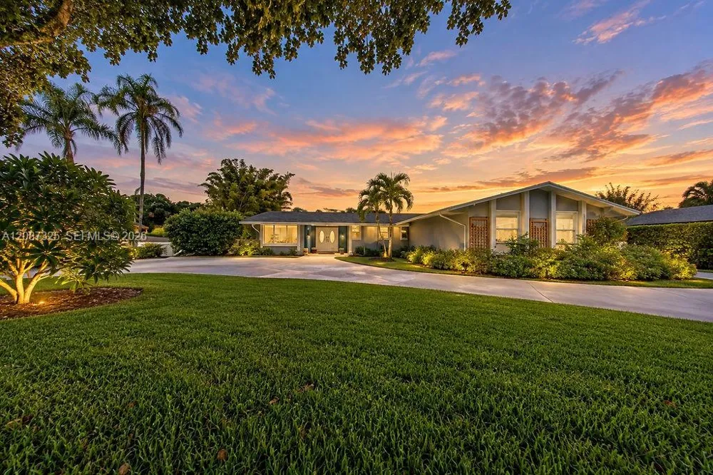 4391 SW 77th Ave Davie, FL 33328