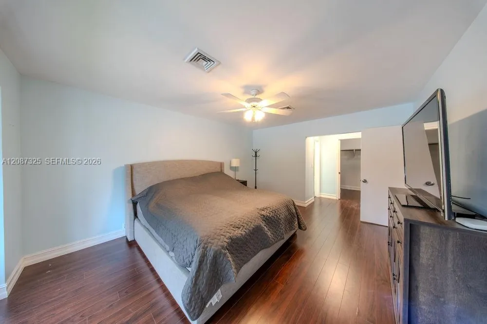 4391 SW 77th Ave Davie, FL 33328