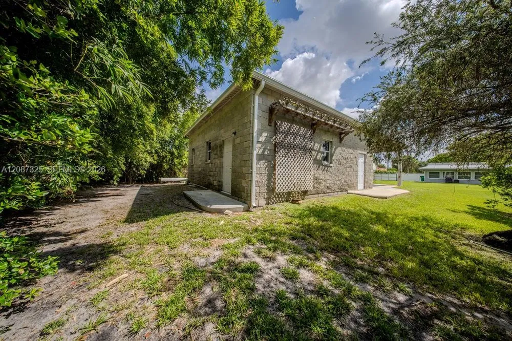 4391 SW 77th Ave Davie, FL 33328