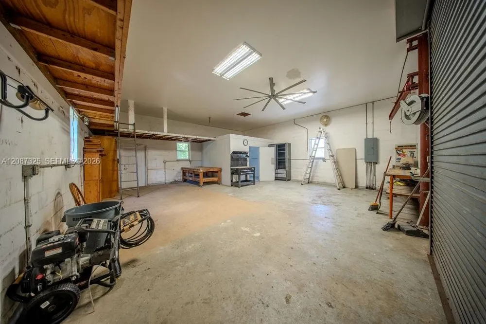 4391 SW 77th Ave Davie, FL 33328