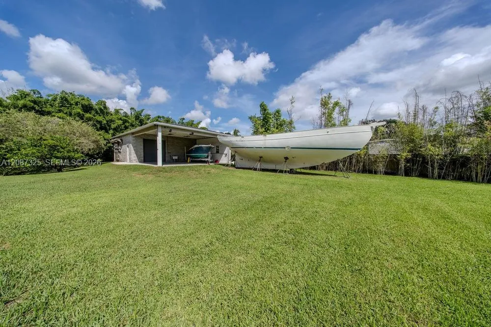 4391 SW 77th Ave Davie, FL 33328