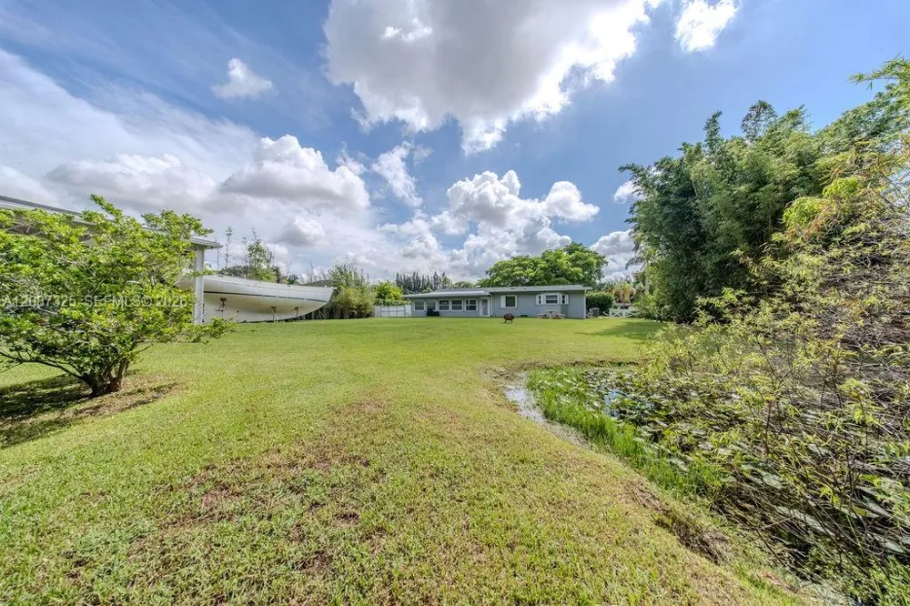 4391 SW 77th Ave Davie, FL 33328