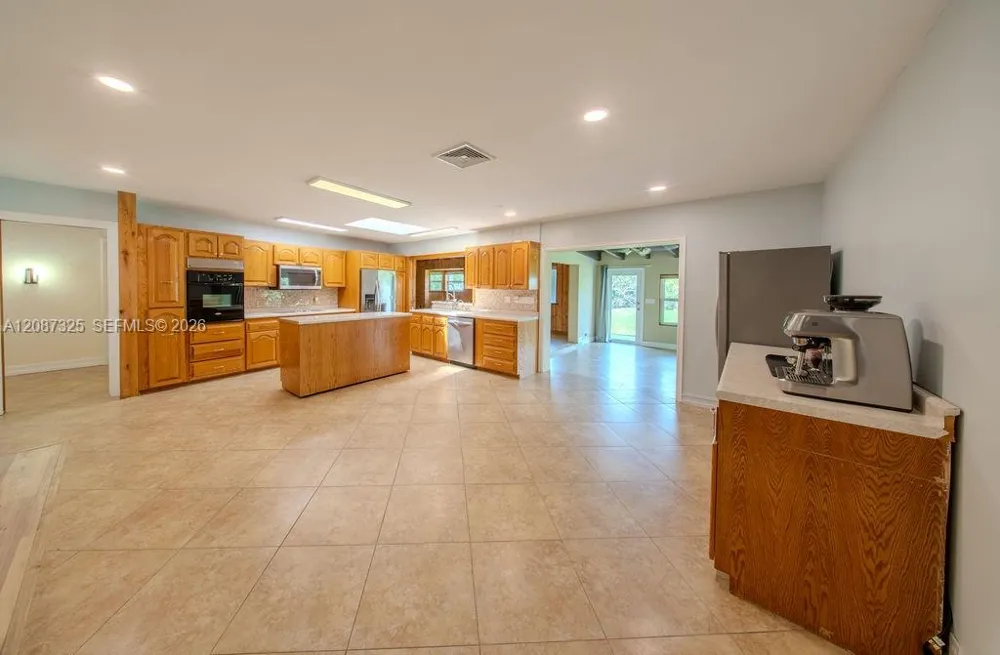 4391 SW 77th Ave Davie, FL 33328