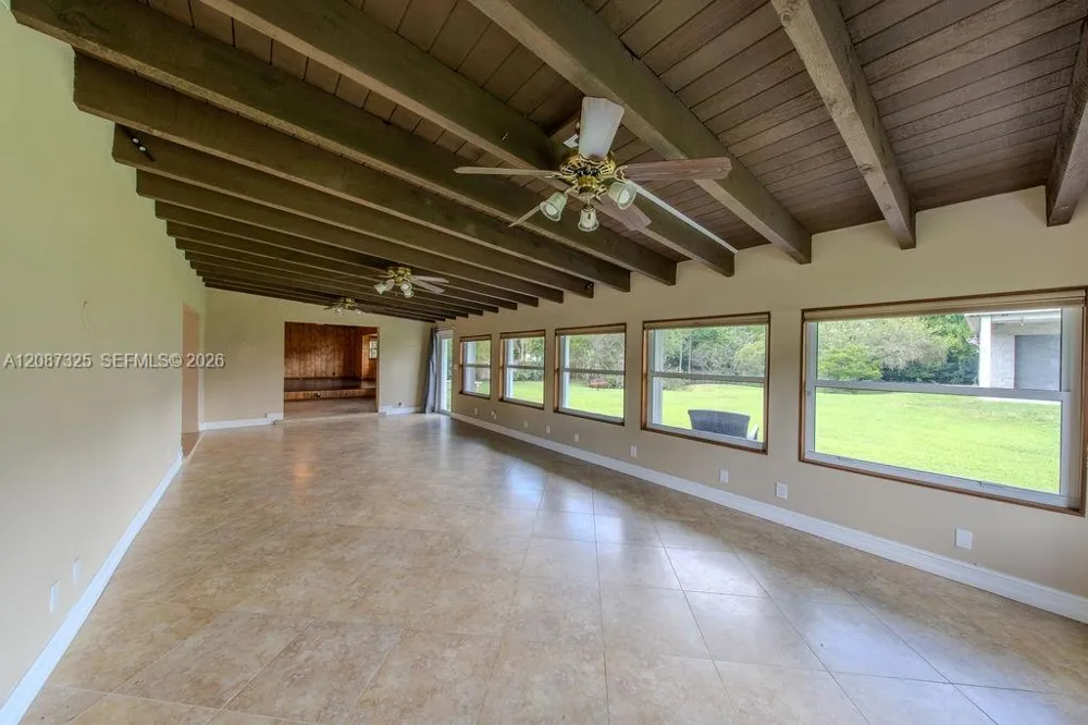 4391 SW 77th Ave Davie, FL 33328