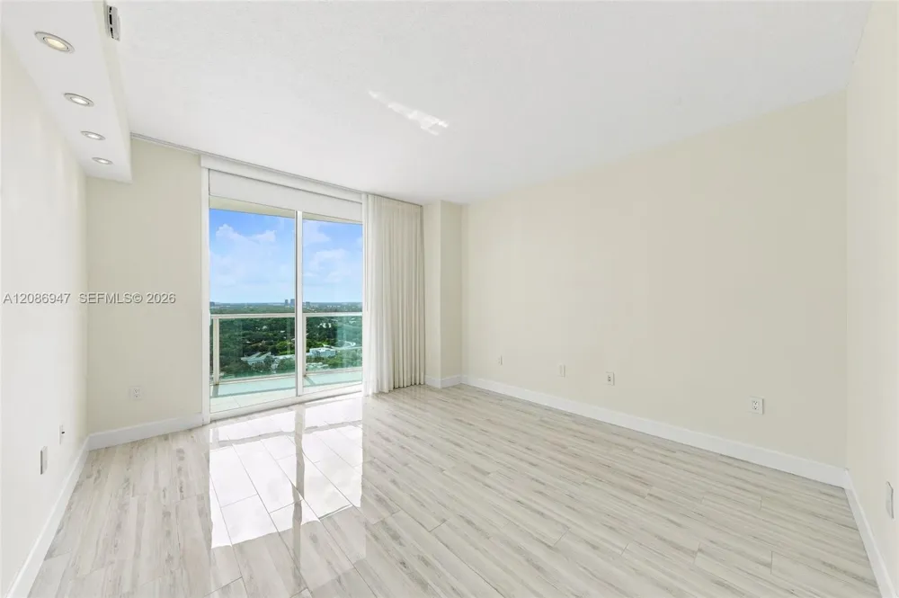 2101 Brickell Ave #3107 Miami, FL 33129