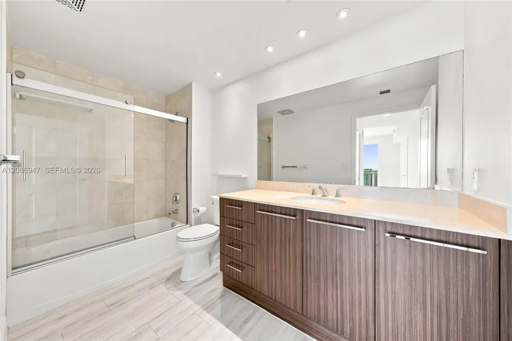 2101 Brickell Ave #3107 Miami, FL 33129