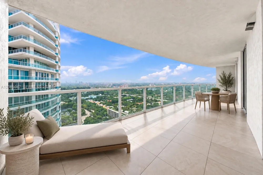 2101 Brickell Ave #3107 Miami, FL 33129