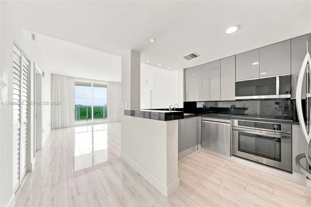 2101 Brickell Ave #3107 Miami, FL 33129