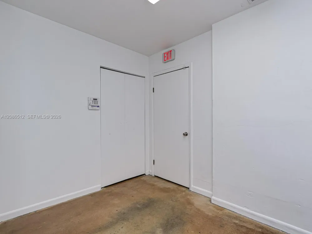 8161 NW 67th St #6 Medley, FL 33166