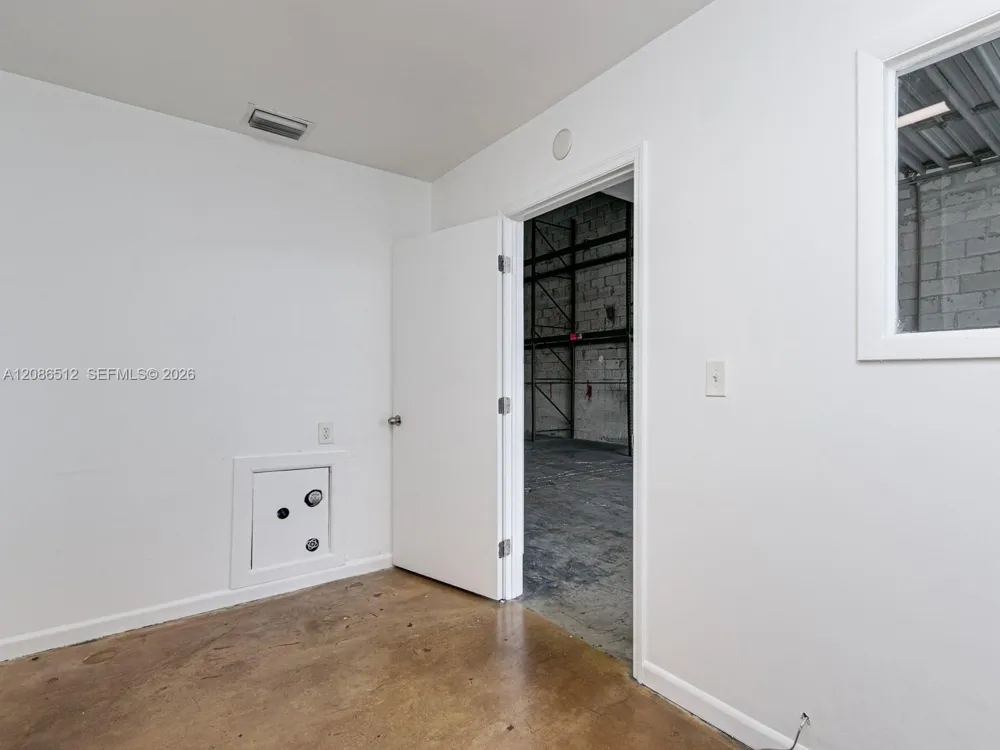 8161 NW 67th St #6 Medley, FL 33166