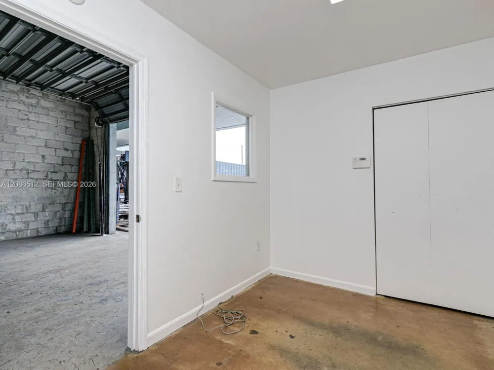 8161 NW 67th St #6 Medley, FL 33166