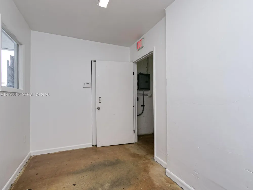8161 NW 67th St #6 Medley, FL 33166